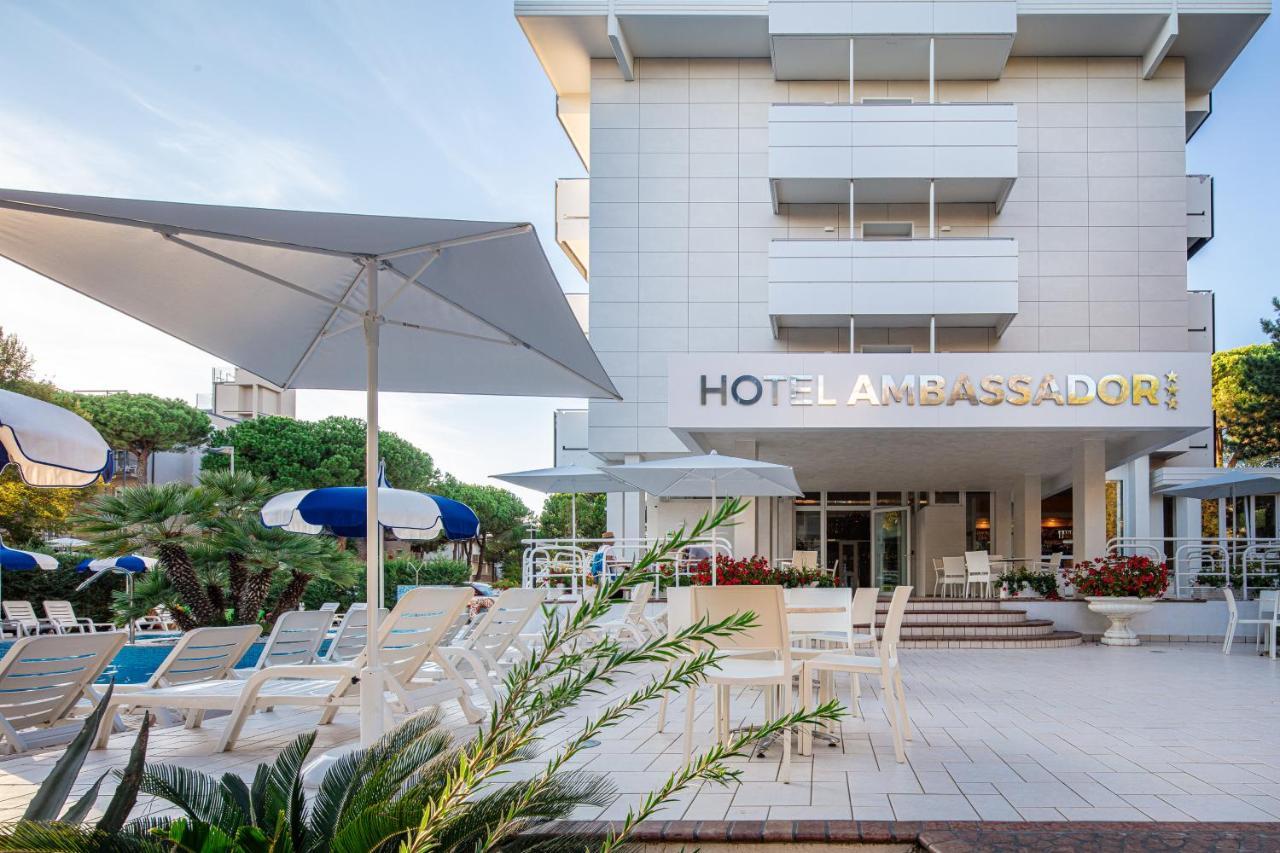 Hotel Ambassador Meuble Lignano Sabbiadoro Esterno foto