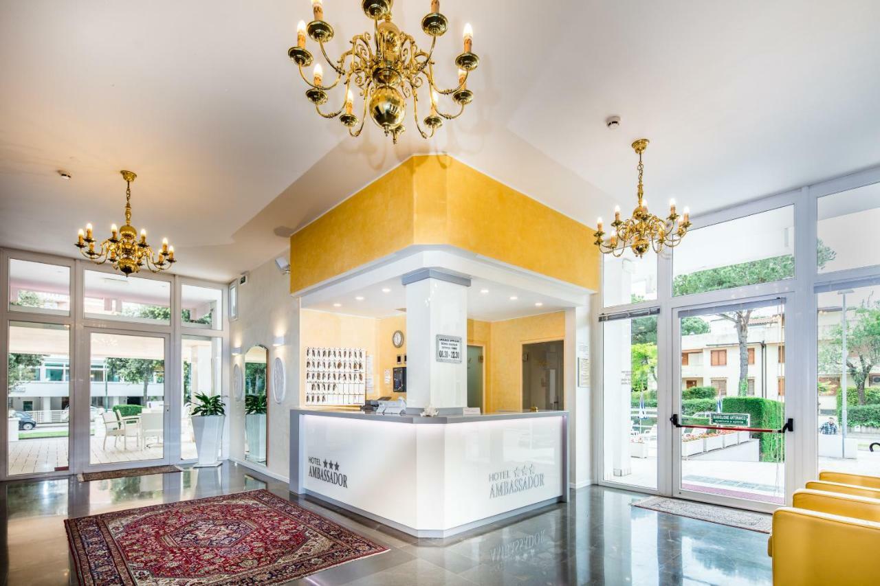 Hotel Ambassador Meuble Lignano Sabbiadoro Esterno foto